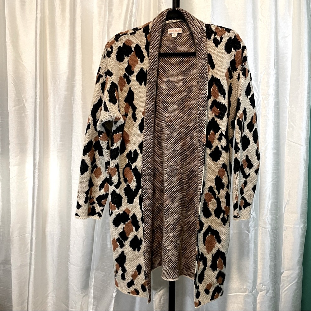 Knox Rose size Small leopard 🐆 print long cardigan with pockets